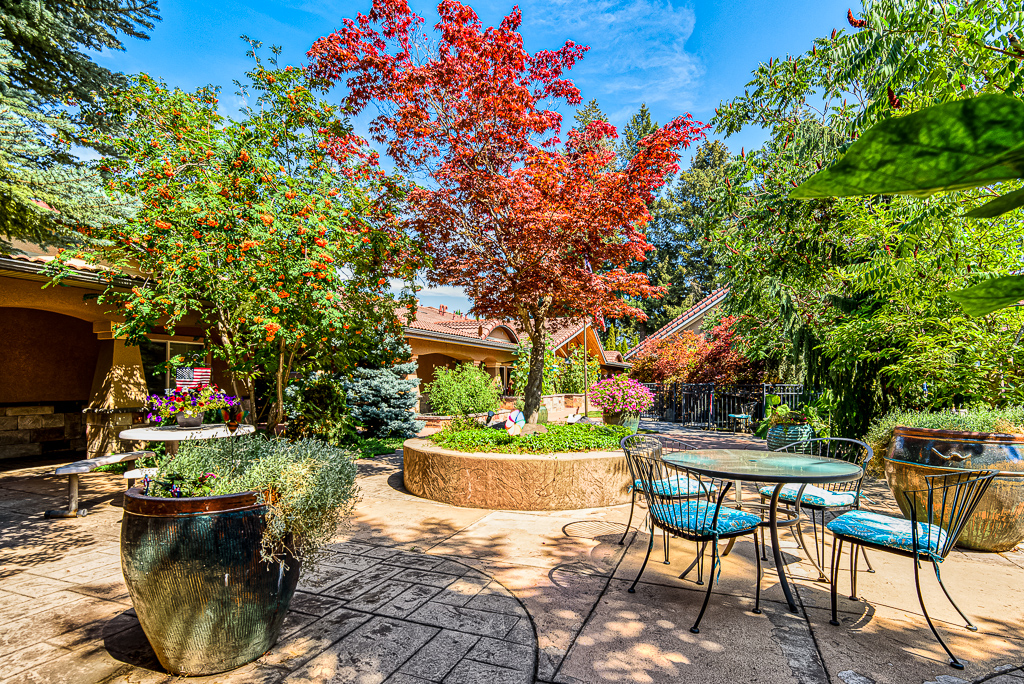 Dining area of an apartment at Healdsburg